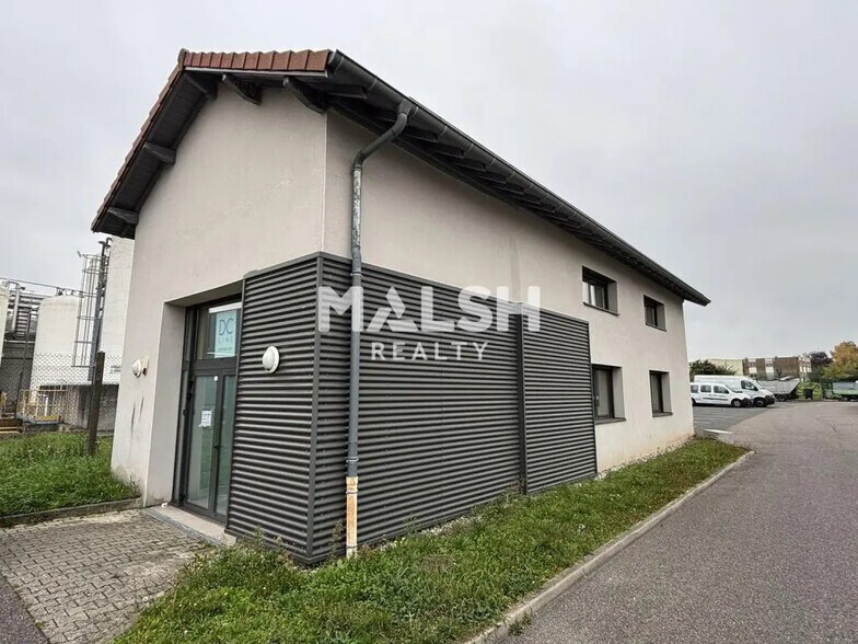 Office in Rillieux-la-Pape for lease - Building Photo - Image 1 of 9
