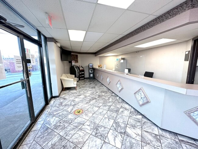 Plus de détails pour 6520 Thirlane Rd, Roanoke, VA - Services hôteliers à vendre