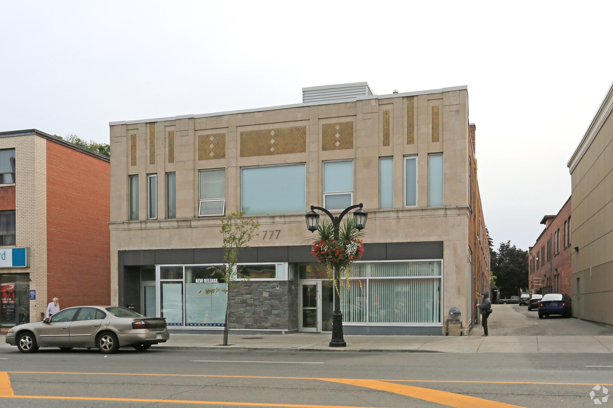 777 Danforth Ave, Toronto, ON à vendre Photo principale- Image 1 de 1