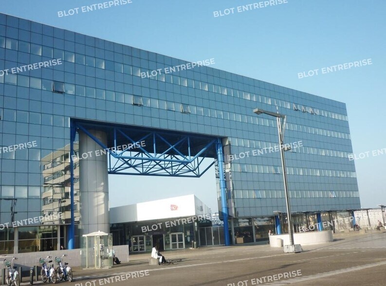 Office in Rennes for lease - Building Photo - Image 1 of 2