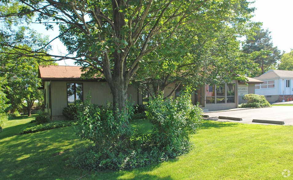 2565 Brighton Henrietta Town L Rd, Rochester, NY for sale - Building Photo - Image 2 of 2