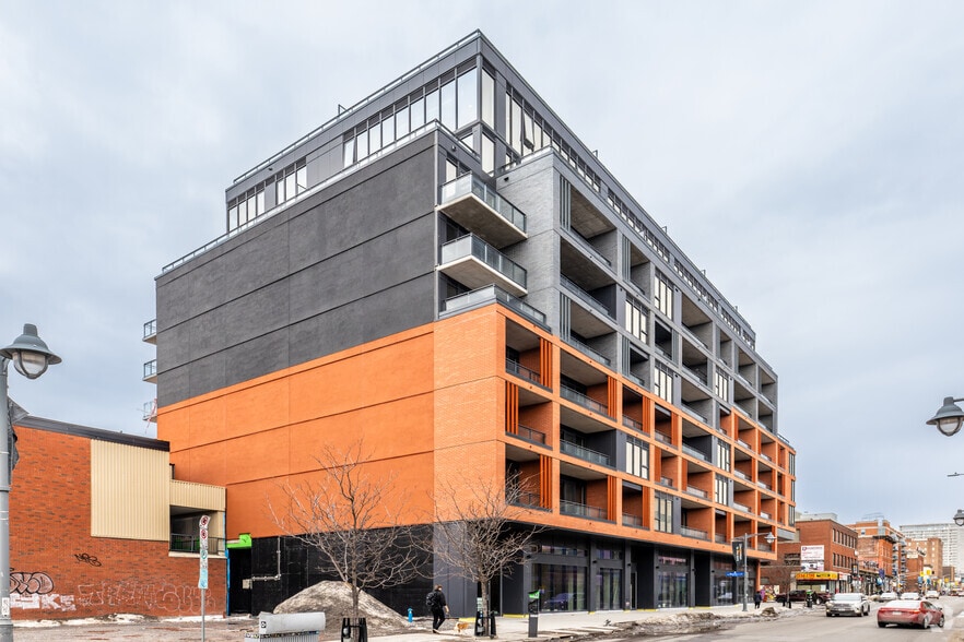 390-394 Bank St, Ottawa, ON for lease - Building Photo - Image 2 of 5