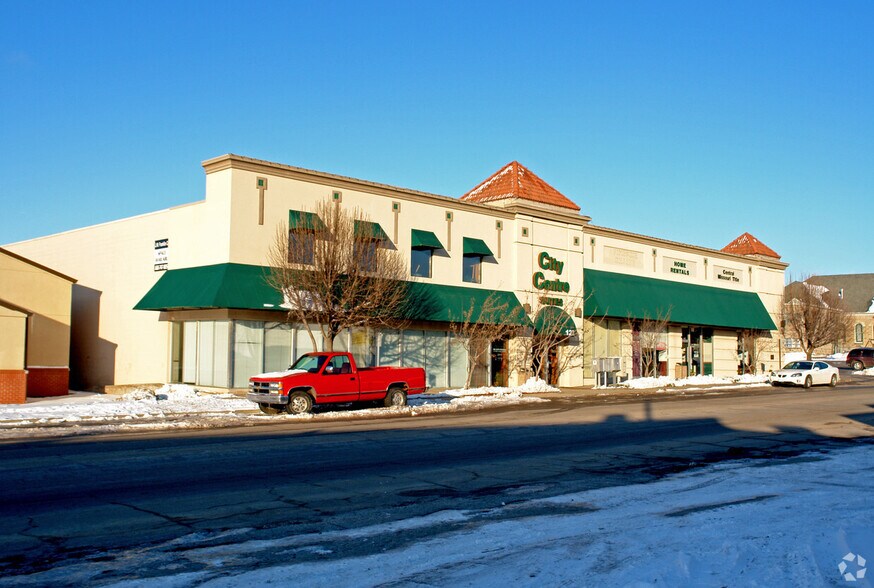 123 E Gay St, Warrensburg, MO à louer - Photo du bâtiment - Image 2 de 4