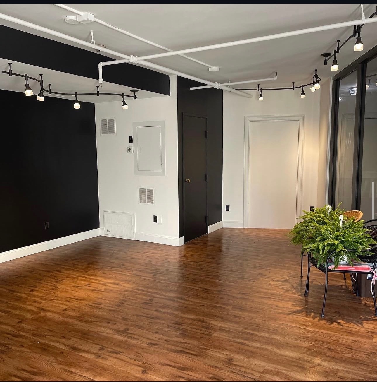 112 Main St, Putnam, CT for lease Interior Photo- Image 1 of 3