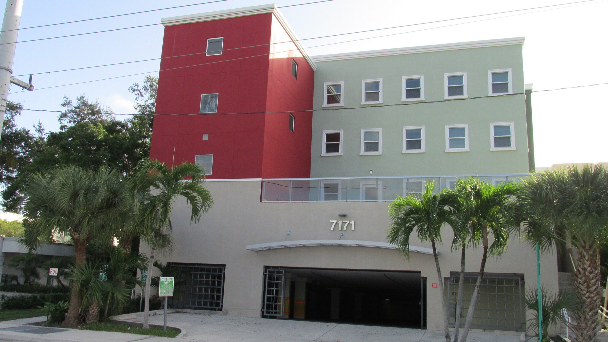 7171 SW 62nd Ave, South Miami, FL for lease Primary Photo- Image 1 of 6