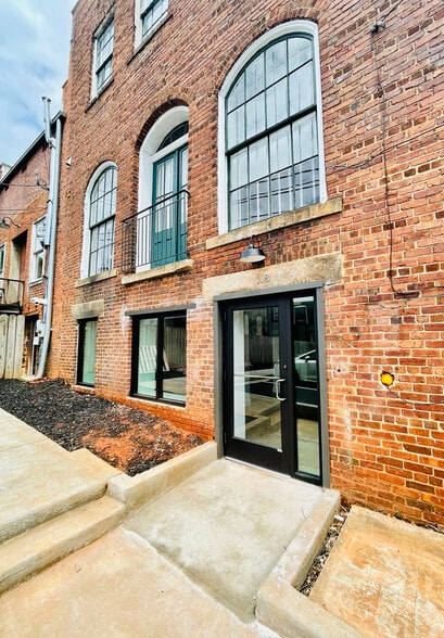 112 N 1st St, Madison, GA à louer - Photo du bâtiment - Image 3 de 3
