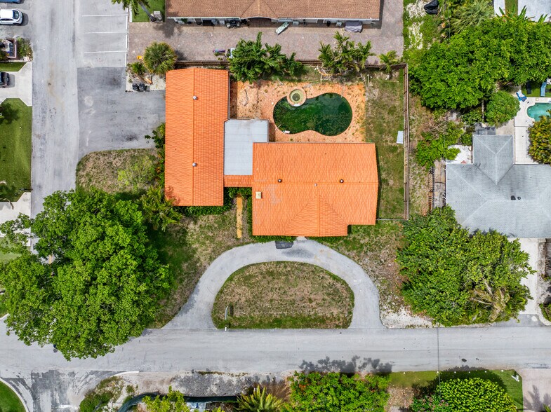 801 Bond Way, Delray Beach, FL à vendre - Photo du bâtiment - Image 3 de 5