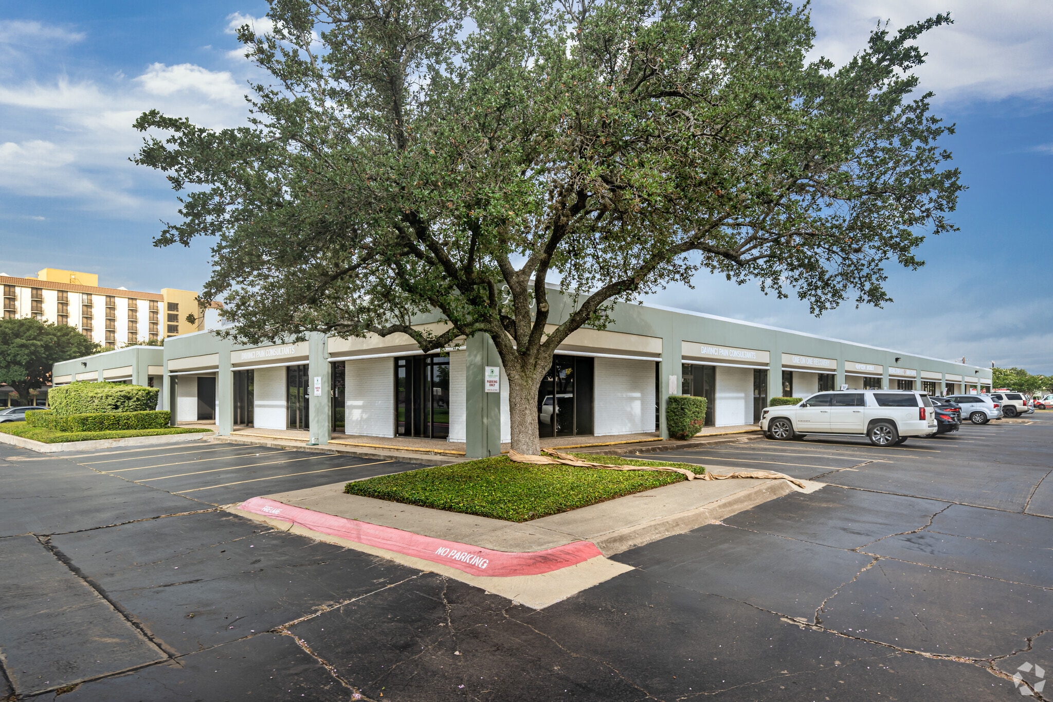 9000 Southwest Fwy, Houston, TX for lease Primary Photo- Image 1 of 12