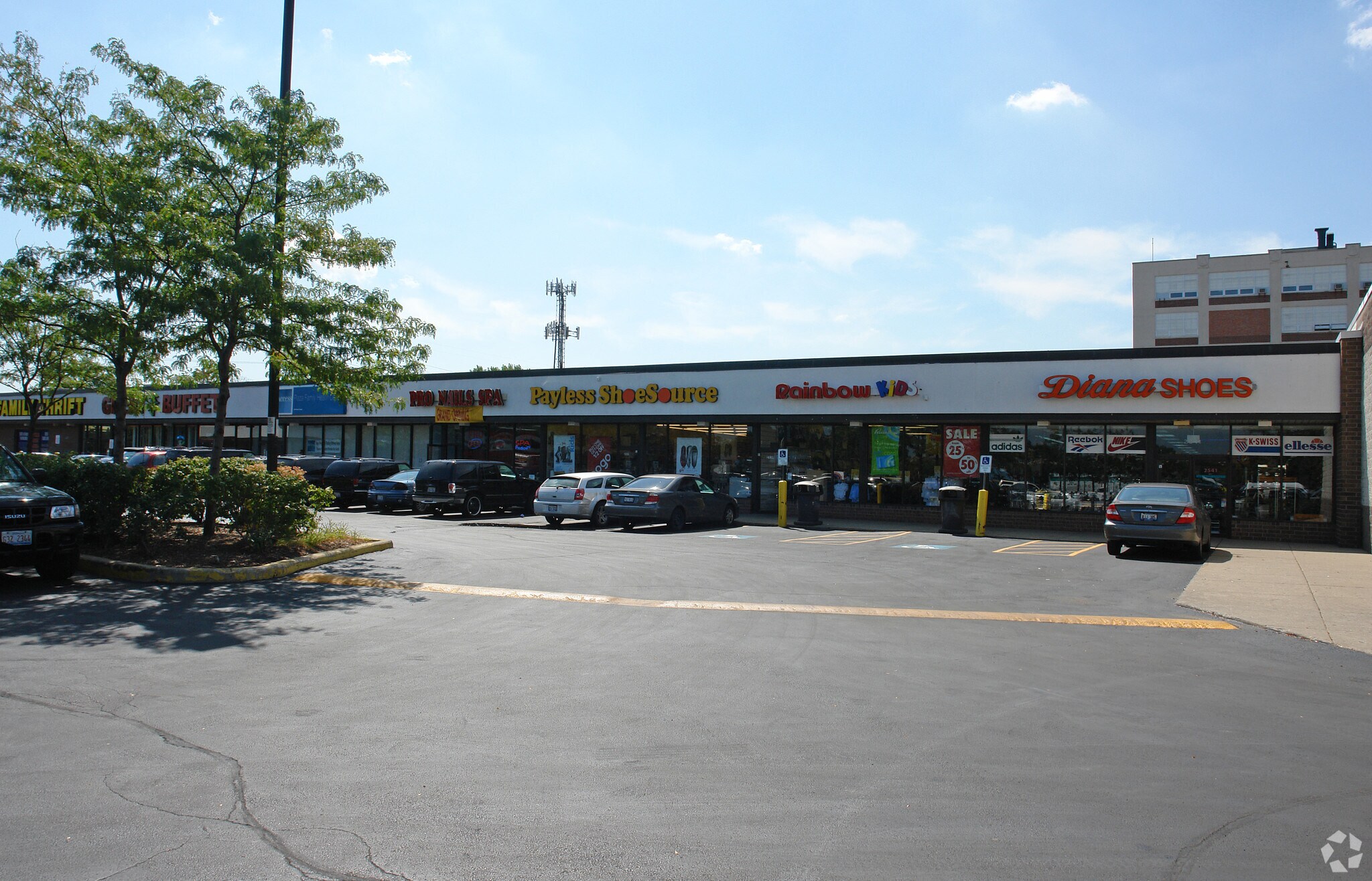2503-2561 W Cermak Rd, Chicago, IL for lease Primary Photo- Image 1 of 11