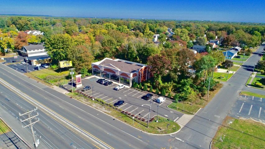 1709 NJ-35 Hwy, Oakhurst, NJ à louer - Photo du bâtiment - Image 2 de 4