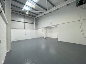 Ferry Ln, Rainham for lease Interior Photo- Image 2 of 3