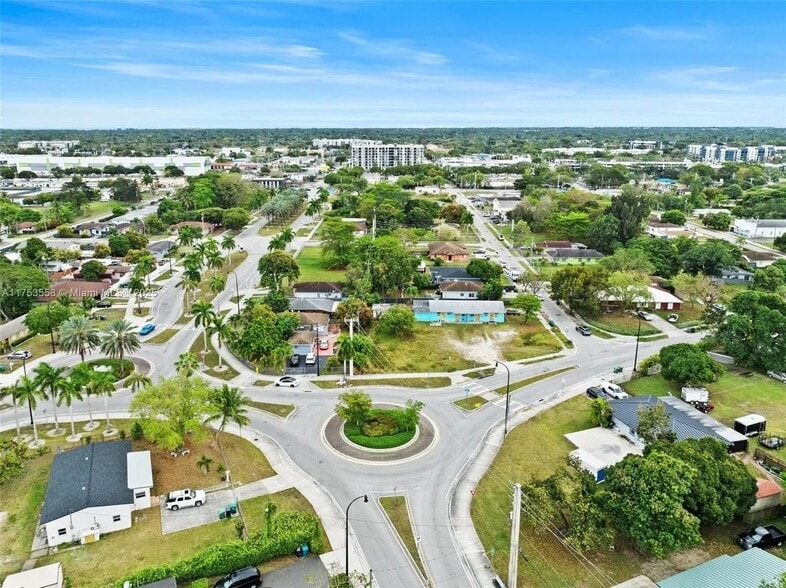 17611 SW 102nd Ave, Miami, FL à vendre - Photo du bâtiment - Image 3 de 20
