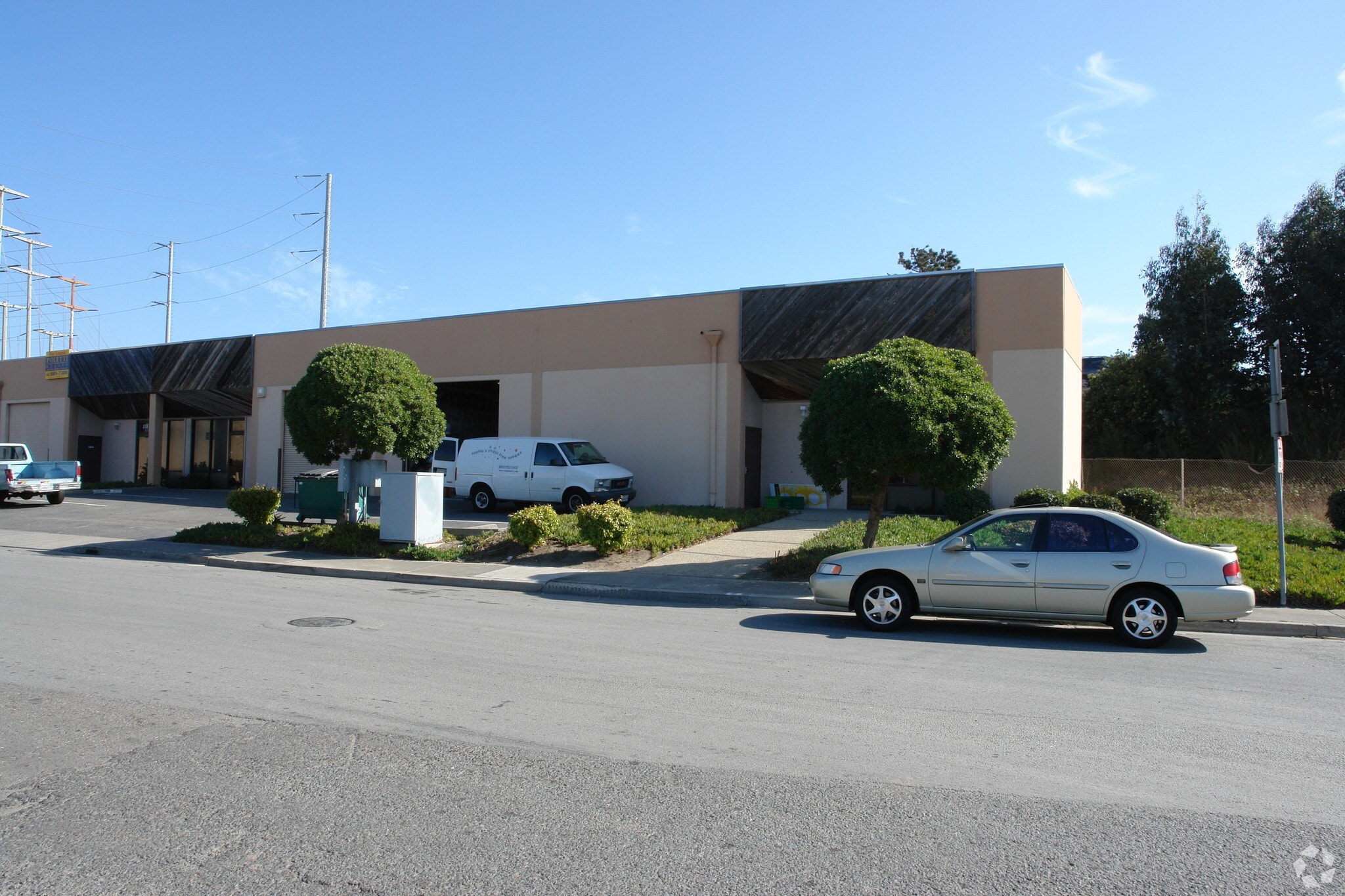 371-377 Shaw Rd, South San Francisco, CA for lease Primary Photo- Image 1 of 5
