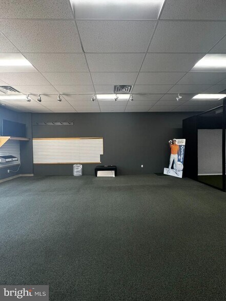 9917 Stephen Decatur Hwy, Berlin, MD à louer - Photo du bâtiment - Image 3 de 6