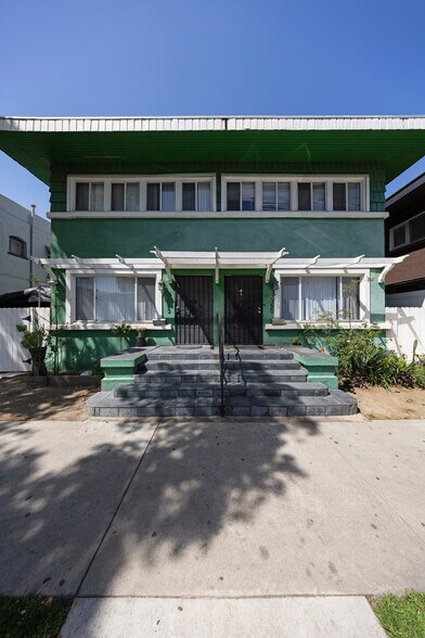 643 Elm Ave, Long Beach, CA à vendre - Photo du bâtiment - Image 3 de 19