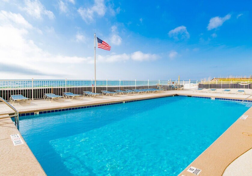 1007 West Beach Blvd, Gulf Shores, AL à vendre - Photo du bâtiment - Image 2 de 22