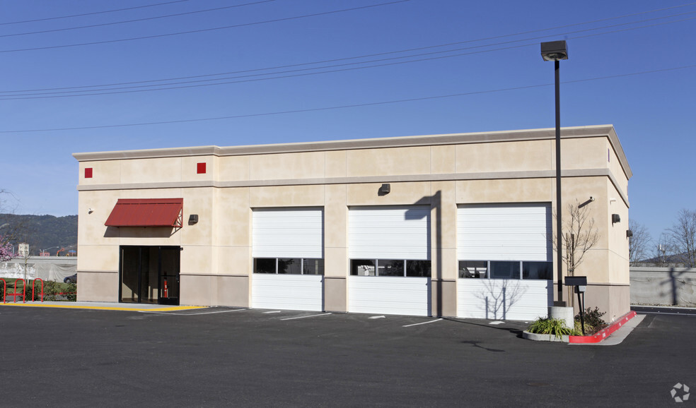 5215 Redwood Dr, Rohnert Park, CA for lease - Building Photo - Image 3 of 7