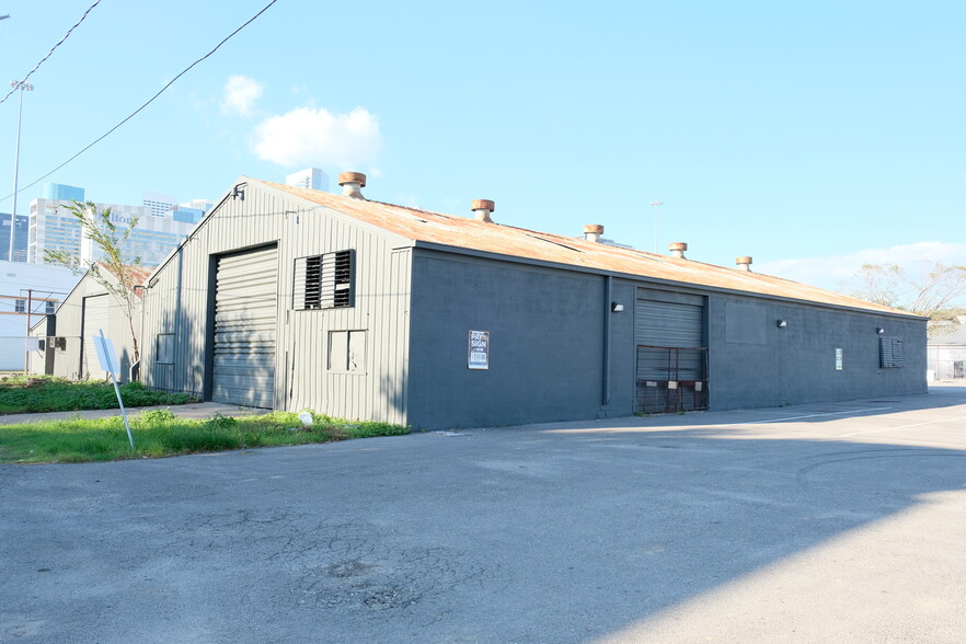 1315 St Emanuel St, Houston, TX for lease - Building Photo - Image 2 of 6