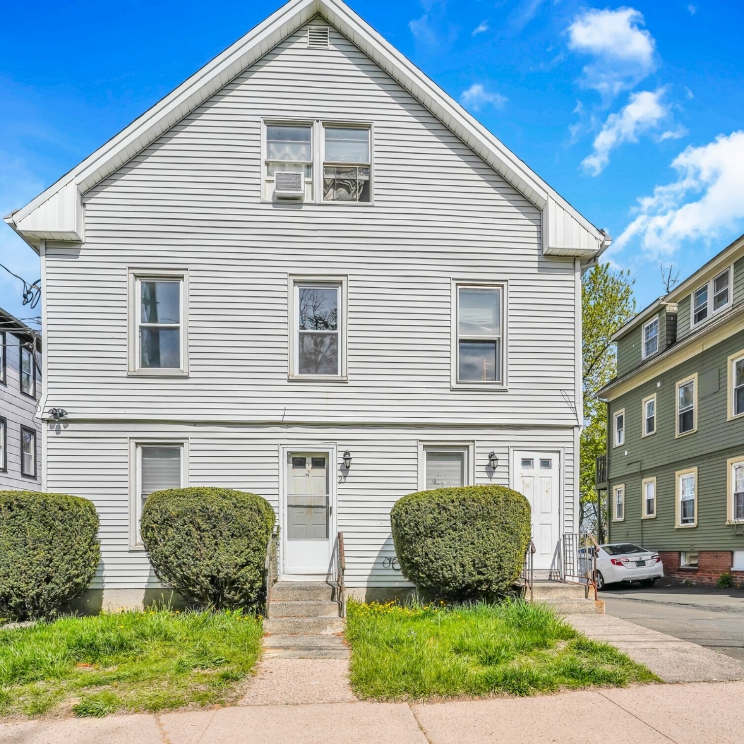 25 Landry St, Bristol, CT à vendre Photo principale- Image 1 de 4