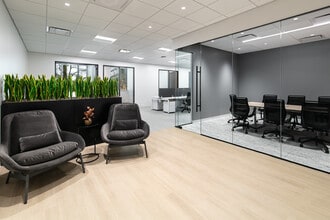 6350 Walker Ln, Alexandria, VA à louer Photo intérieure- Image 2 de 13