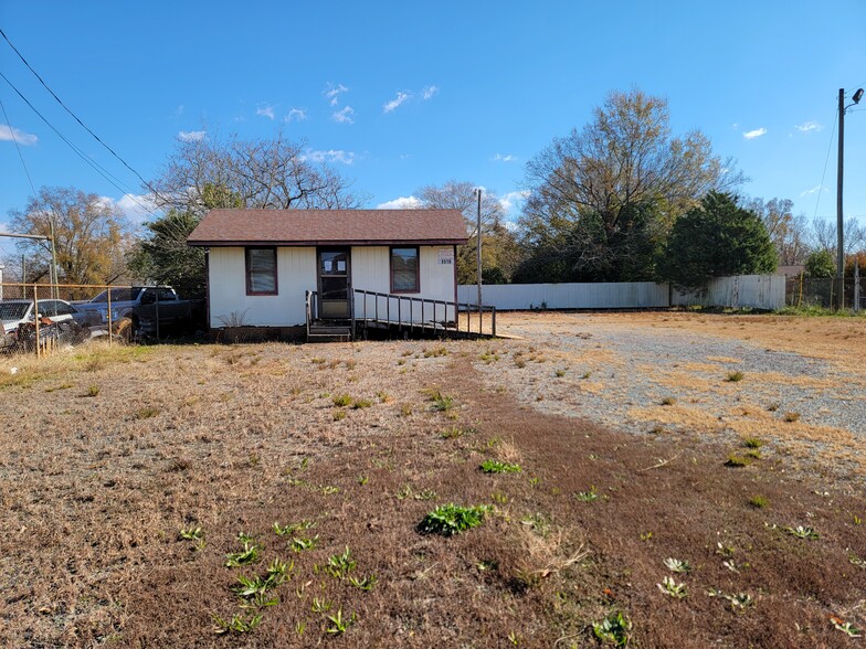 1518 Concord Ave, Monroe, NC for sale - Building Photo - Image 3 of 10