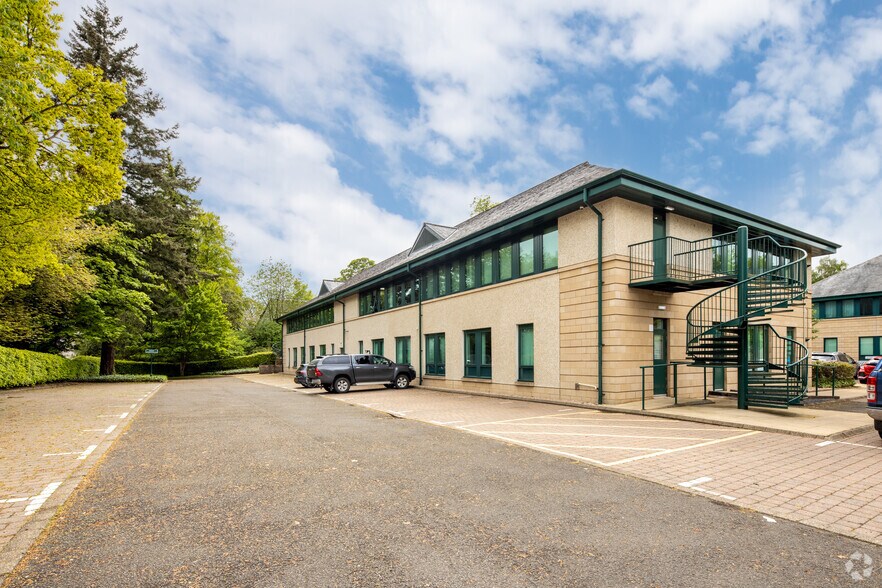 Laurelhill Gdns, Stirling à louer - Photo du bâtiment - Image 3 de 17