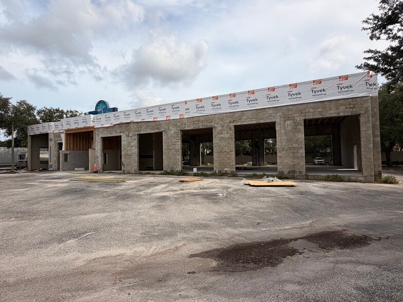 335 Commercial Ct, Venice, FL à louer - Photo du bâtiment - Image 2 de 3