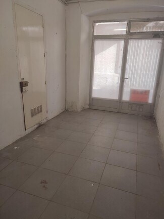 Plus de détails pour Multi-résidentiel à vendre