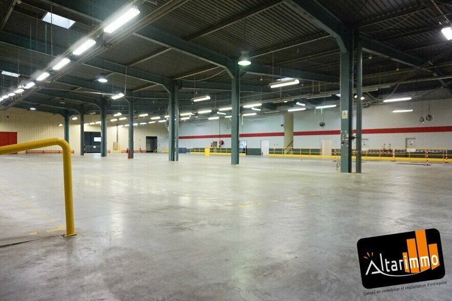 Flex in Lucé for lease - Interior Photo - Image 2 of 6