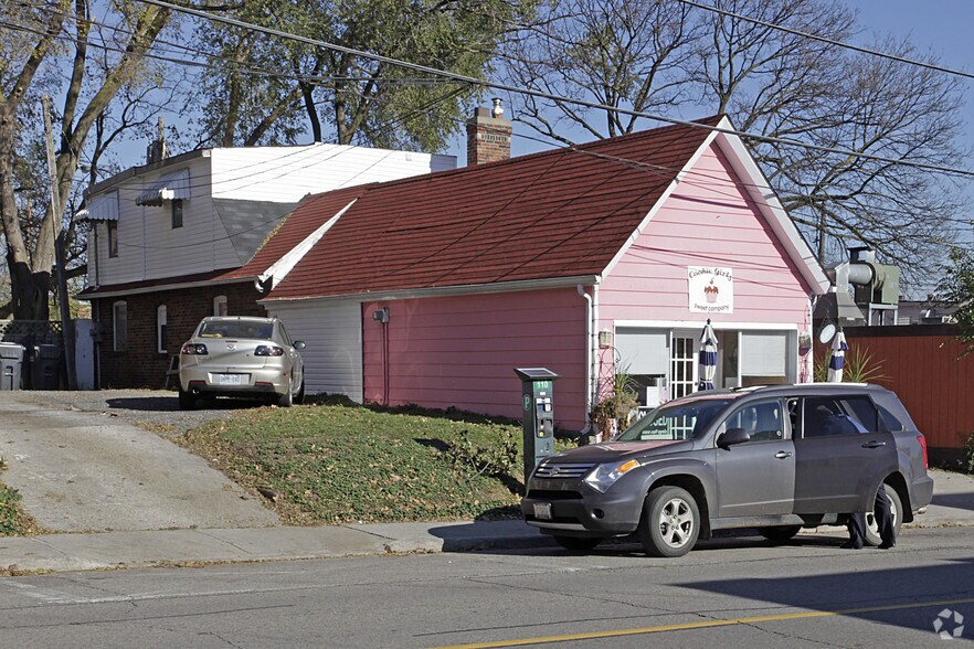 13 Stavebank Rd, Mississauga, ON à louer - Photo du bâtiment - Image 2 de 2
