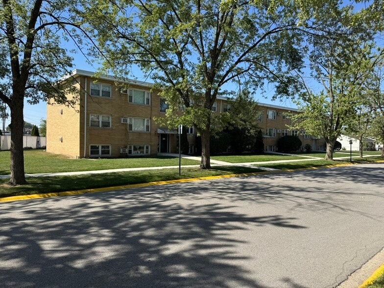 9620 Farmer Dr, Highland, IN for sale - Building Photo - Image 2 of 30