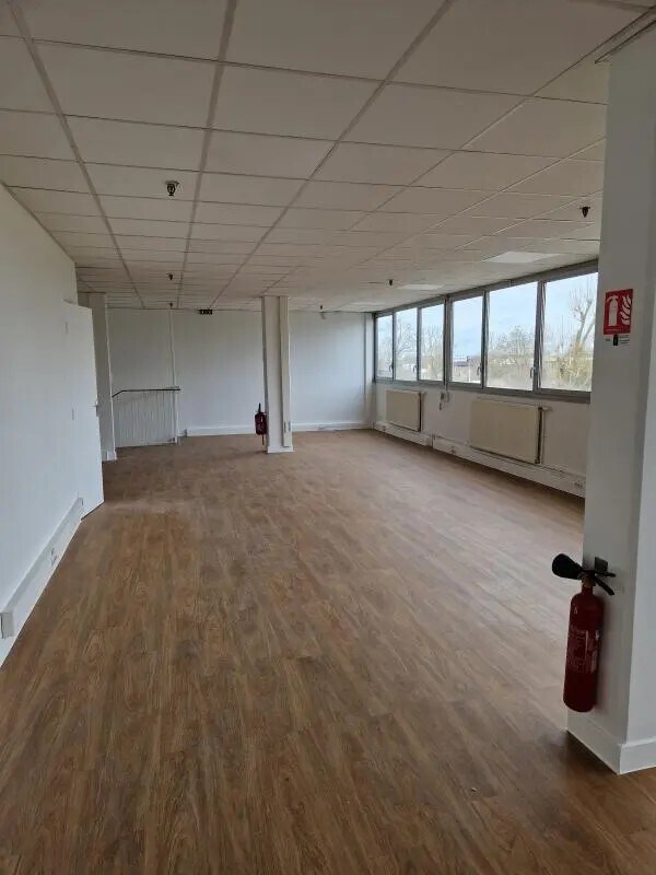 22 Avenue Paul Langevin, Herblay for lease Interior Photo- Image 1 of 2