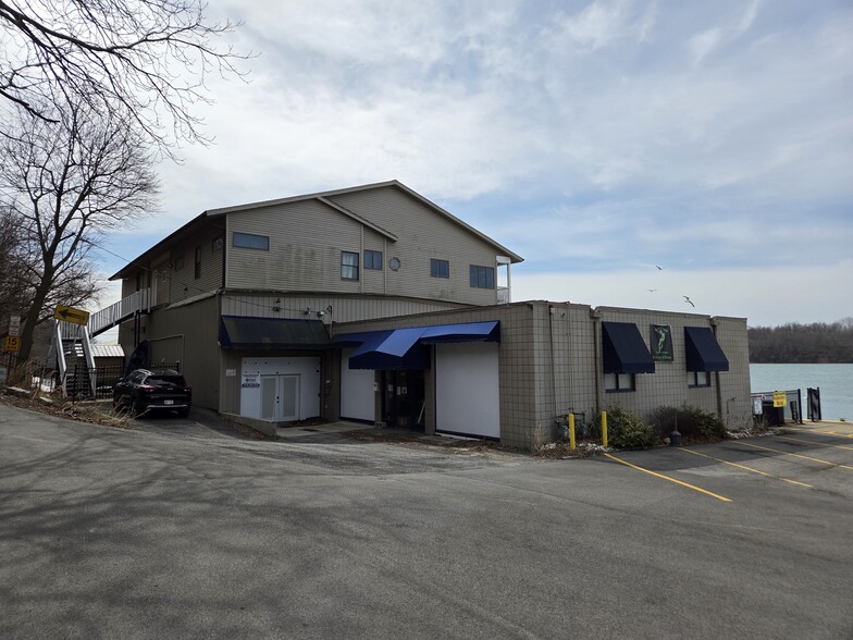 555 Water St, Youngstown, NY for sale - Primary Photo - Image 1 of 15