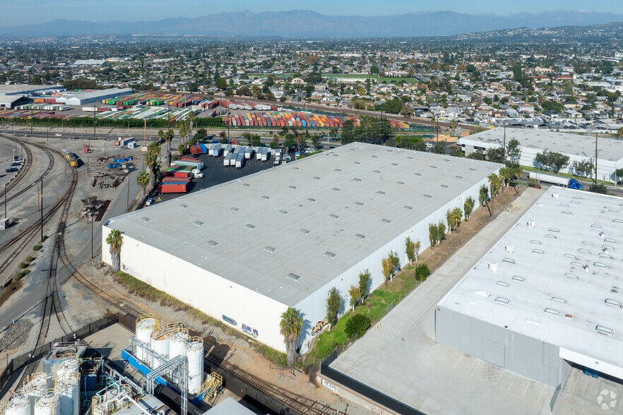 11500 Los Nietos Rd, Santa Fe Springs, CA for lease - Building Photo - Image 2 of 6