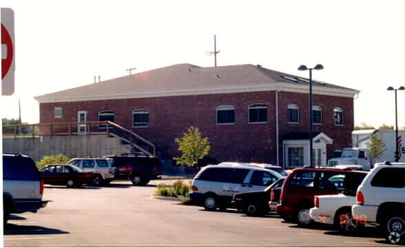 715 Ela Rd, Lake Zurich, IL à vendre - Photo du bâtiment - Image 3 de 13