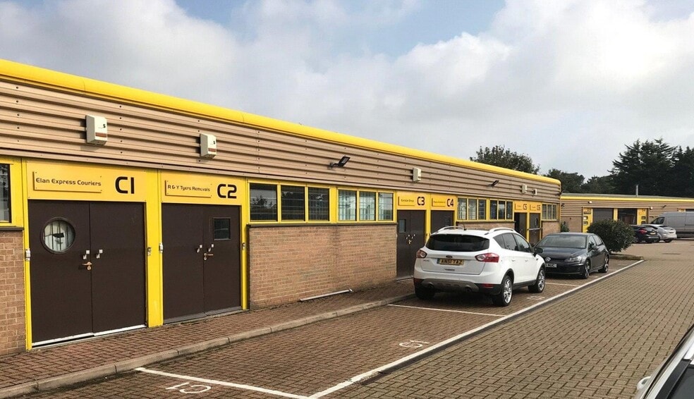 Vanguard Way, Southend On Sea for lease - Building Photo - Image 3 of 9