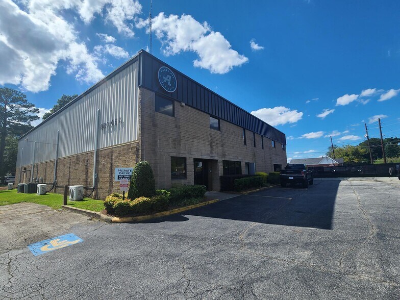 598 W Atlanta St SE, Marietta, GA à louer - Photo du bâtiment - Image 1 de 7