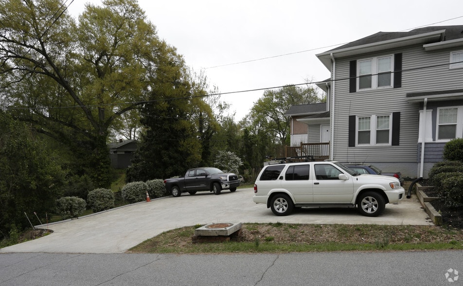 112 Lavinia Ave, Greenville, SC for lease - Building Photo - Image 2 of 9