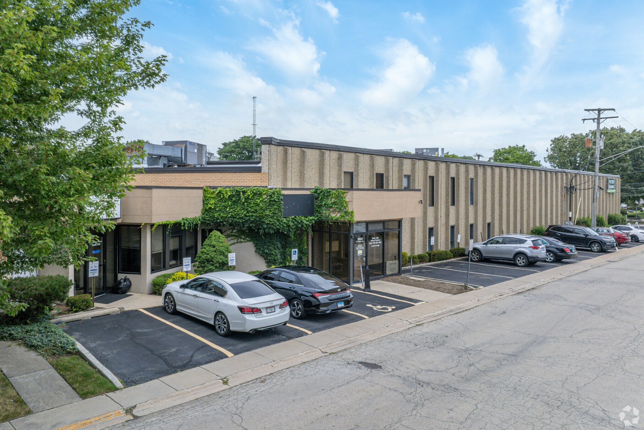 3924 W Devon Ave, Lincolnwood, IL for lease Primary Photo- Image 1 of 7