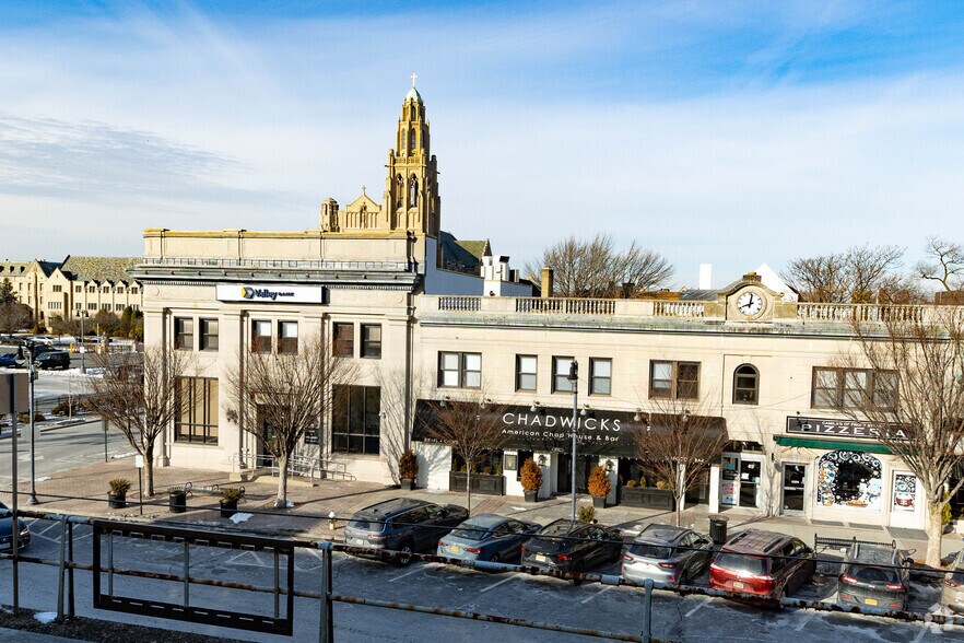 41-49 Front St, Rockville Centre, NY à louer - Photo du bâtiment - Image 3 de 5