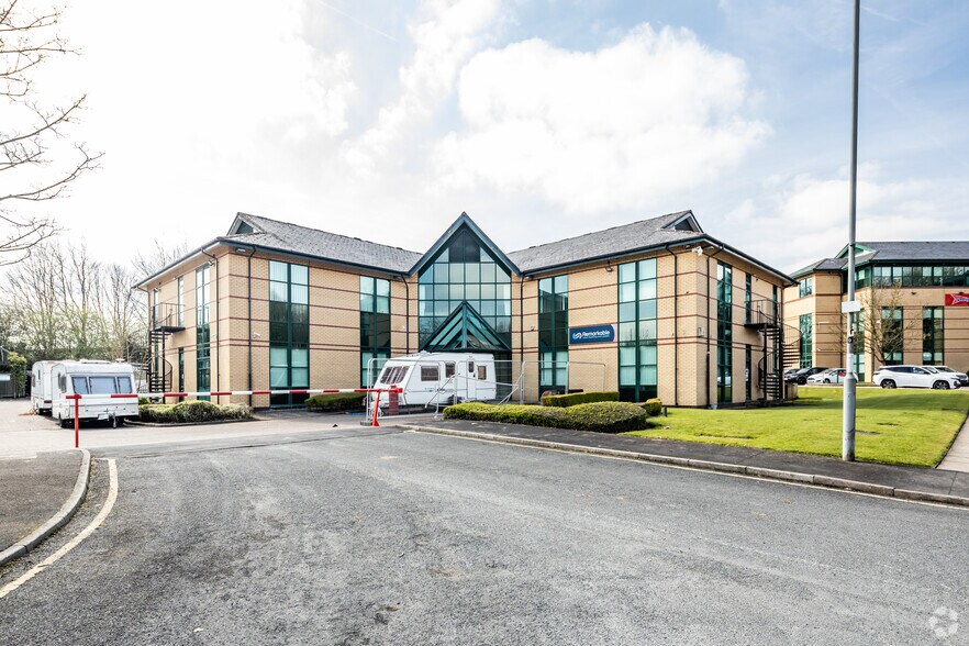 11 The Parks, Newton Le Willows à louer - Photo du bâtiment - Image 2 de 2