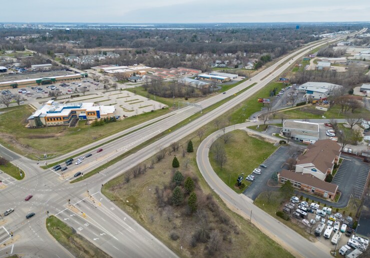 Bulk Sale portefeuille de 2 propriétés à vendre sur LoopNet.ca - Photo principale - Image 2 de 2