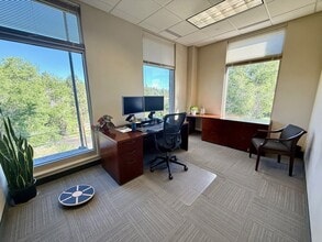 1133 NW Wall St, Bend, OR for lease Interior Photo- Image 2 of 17