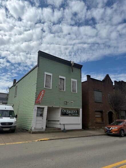 855 Main St, Follansbee, WV à vendre - Photo du bâtiment - Image 2 de 8