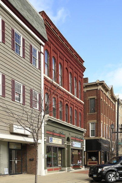 26-28 W Main St, Norwalk, OH à vendre - Photo du bâtiment - Image 3 de 5