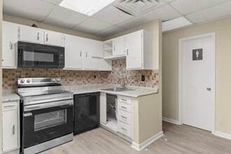 1301 Veterans Blvd, Kenner, LA à vendre Photo intérieure- Image 1 de 3