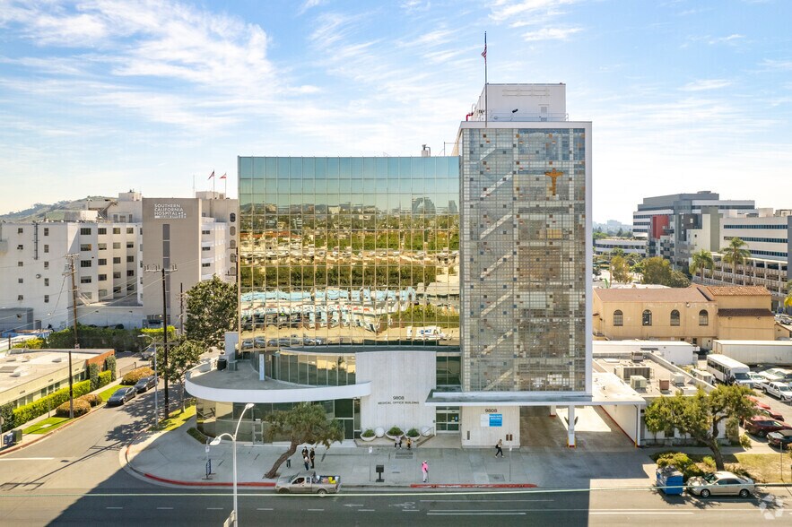 9808 Venice Blvd, Culver City, CA à louer - Photo du bâtiment - Image 2 de 5