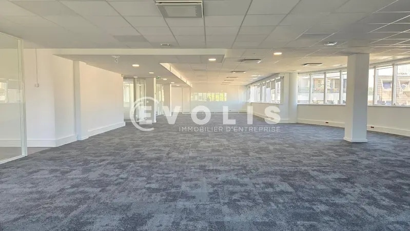 31-39 Rue Du Gouverneur Général Eboué, Issy-les-Moulineaux for lease - Building Photo - Image 3 of 11