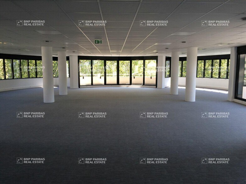 Office in Lyon for lease - Interior Photo - Image 3 of 22