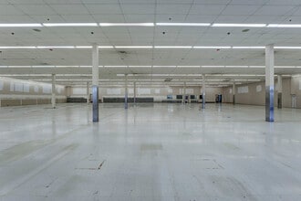 2002-2012 Lee Hwy, Bristol, VA à louer Photo intérieure- Image 2 de 8